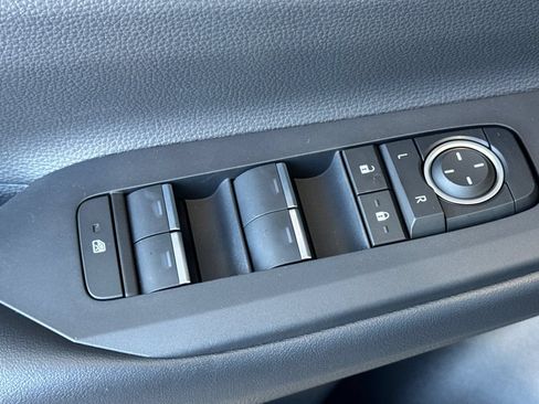 New 2026 Toyota Prius Plug-In Hybrid FWD image 14