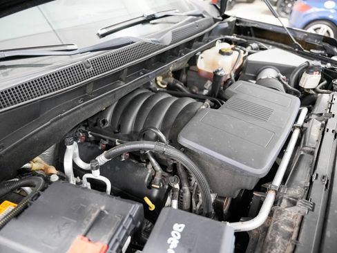 Used 2022 Chevrolet Tahoe Z71 w/ Z71 Off-Road Package AWD/4WD image 45
