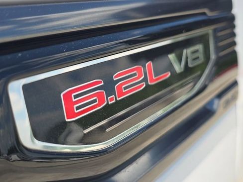 Used 2022 GMC Sierra 1500 AT4 w/ AT4 Premium Package AWD/4WD image 9