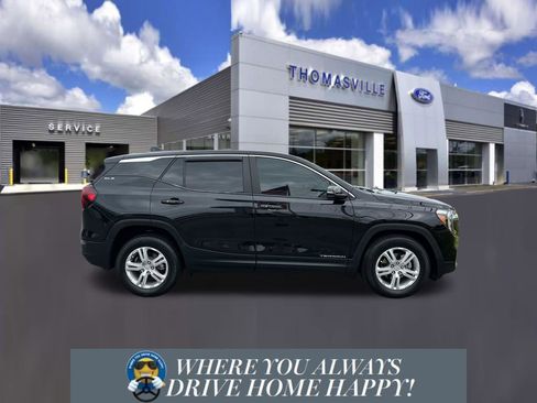 Used 2022 GMC Terrain SLE image 2