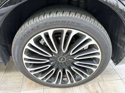 Certified 2023 Lincoln Aviator Black Label w/ Dynamic Handling Package AWD/4WD image 35