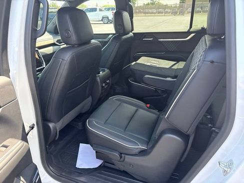 Used 2024 GMC Acadia Denali w/ LPO, Floor Liner Package AWD/4WD image 10