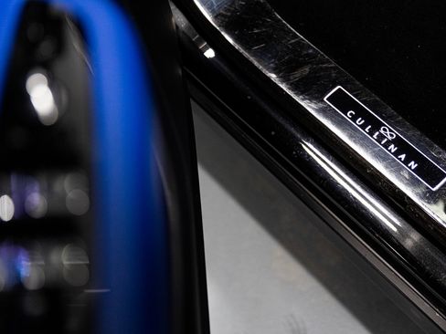 Certified 2023 Rolls-Royce Cullinan Black Badge image 23