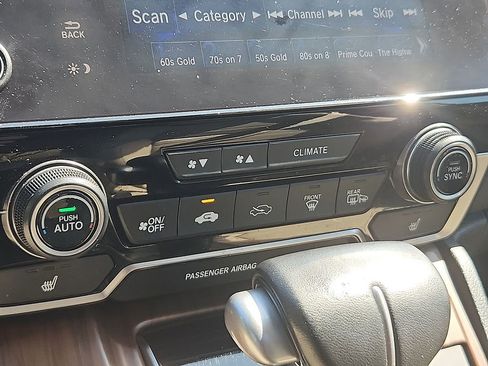 Used 2018 Honda CR-V Touring image 16