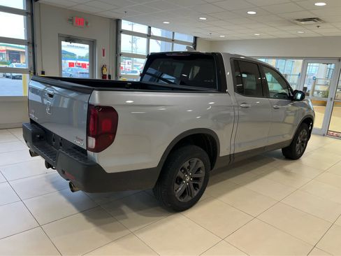 Used 2023 Honda Ridgeline Sport image 7