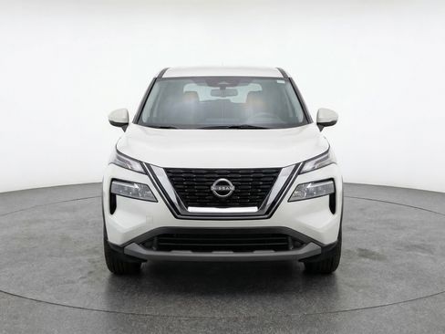 Used 2025 Nissan Rogue SV AWD/4WD image 2