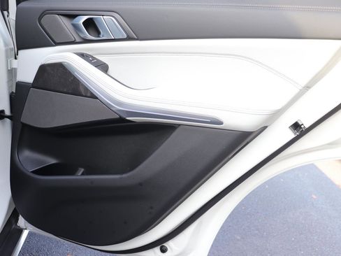 Certified 2024 BMW X5 xDrive40i w/ Premium Package image 21