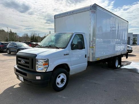 Used 2023 Ford E-350 and Econoline 350 Super Duty w/ Power Windows & Locks Group RWD image 3