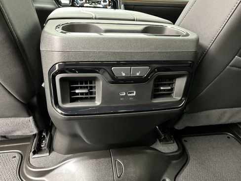Used 2024 GMC Sierra 2500 AT4 w/ AT4 Premium Plus Package AWD/4WD image 14