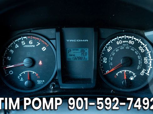 Used 2017 Toyota Tacoma SR image 16