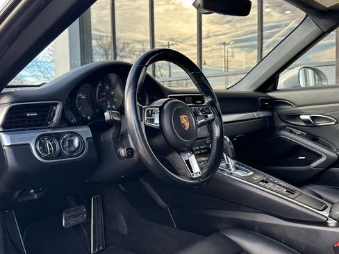 Used 2018 Porsche 911 Carrera image 2