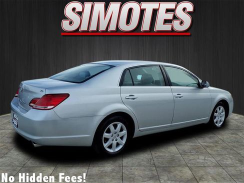 Used 2006 Toyota Avalon Limited image 3