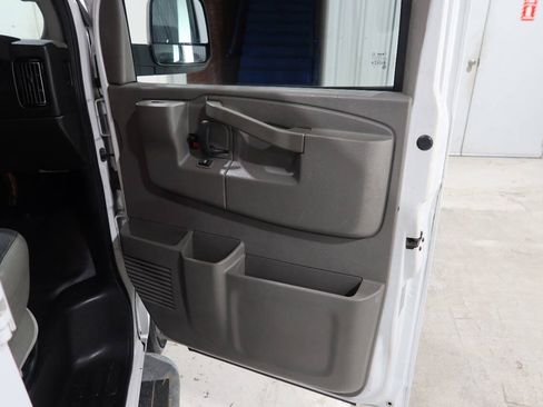 Used 2018 GMC Savana 2500 w/ Driver Convenience Package RWD image 14