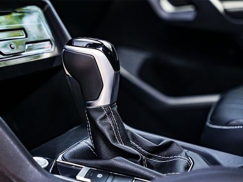 New 2024 Volkswagen Tiguan SE R-Line image 13