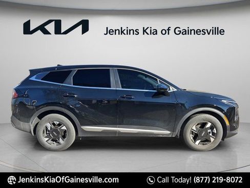 New 2026 Kia Sportage LX FWD image 2