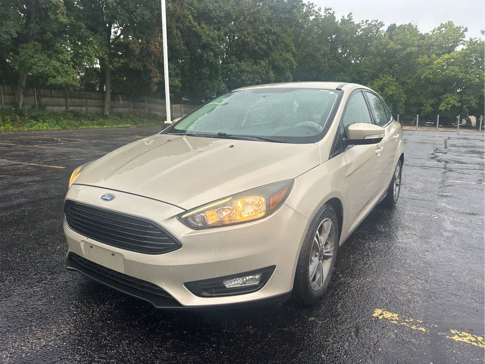 Used 2017 Ford Focus SE FWD image 4
