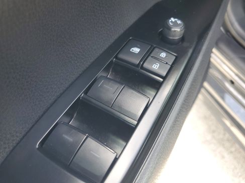Certified 2025 Toyota Camry SE FWD image 15