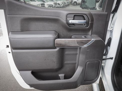 Used 2020 Chevrolet Silverado 1500 LTZ w/ LTZ Convenience Package image 32