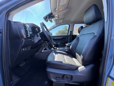 Used 2025 Ford Ranger Lariat w/ FX4 Off-Road Package image 17