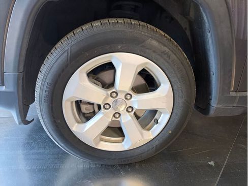 Used 2020 Jeep Compass Latitude FWD image 7