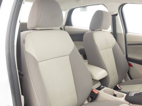 Used 2013 Ford Focus SE FWD image 28