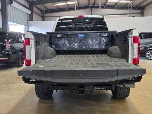 Used 2017 Ford F350 Platinum image 6