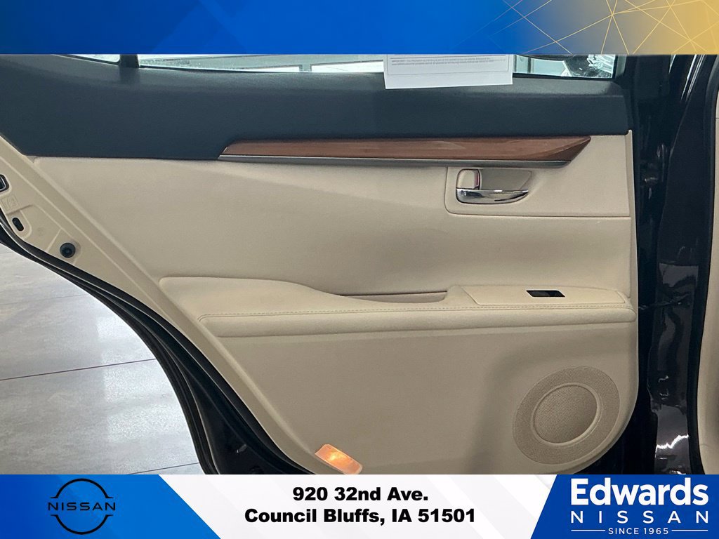 Used 2014 Lexus ES 300h w/ Luxury Package w/Bamboo Trim FWD image 11