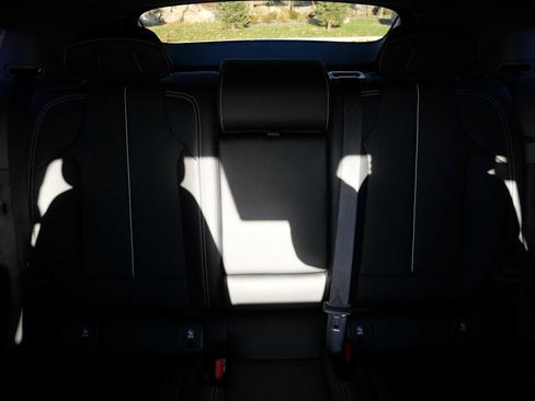Used 2025 Cadillac Optiq Sport 2 w/ LPO, ONYX Package AWD/4WD image 11