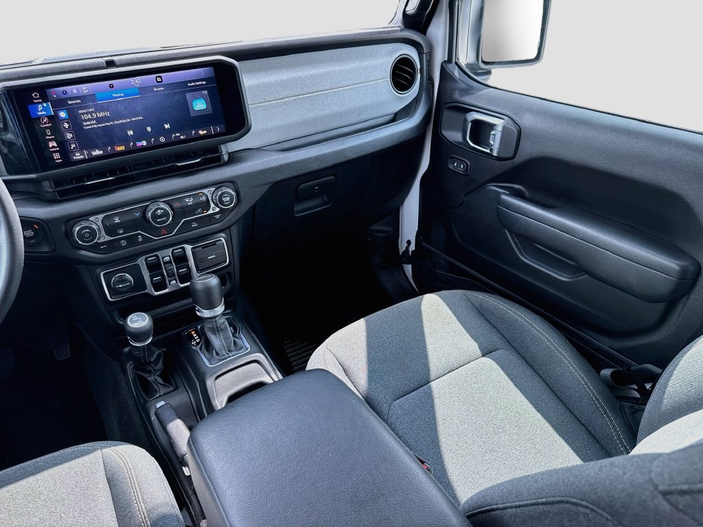 Used 2025 Jeep Gladiator Sport AWD/4WD image 25