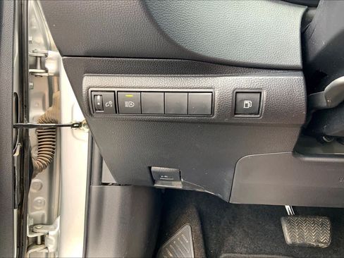 Used 2022 Toyota Corolla LE FWD image 36