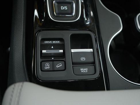 Used 2025 Honda Pilot Touring image 28