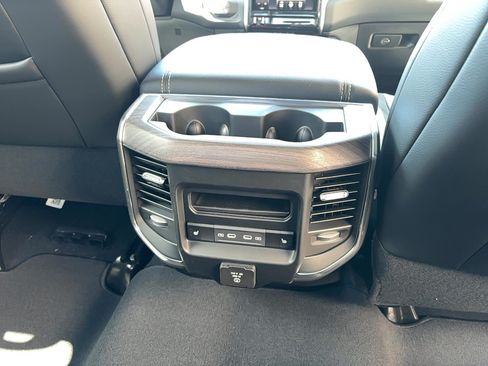 New 2026 RAM 2500 Laramie AWD/4WD image 13