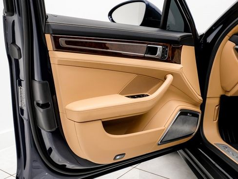 Used 2022 Porsche Panamera Turbo S image 33