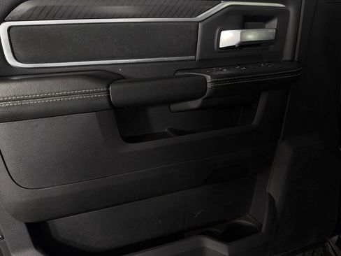 Certified 2025 RAM 2500 Big Horn AWD/4WD image 24