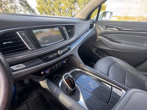 Used 2019 Buick Enclave Essence image 39