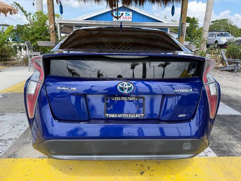 Used 2016 Toyota Prius Two FWD image 6