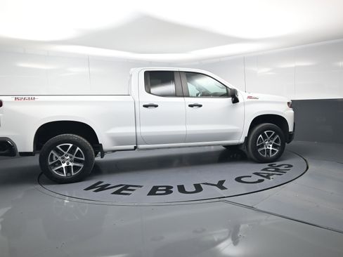 Used 2019 Chevrolet Silverado 1500 Custom Trail Boss w/ Custom Convenience Package image 10