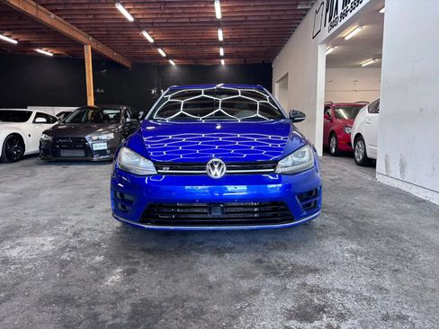Used 2017 Volkswagen Golf 4-Door AWD/4WD image 3