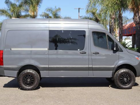 Used 2021 Mercedes-Benz Sprinter 2500 image 13