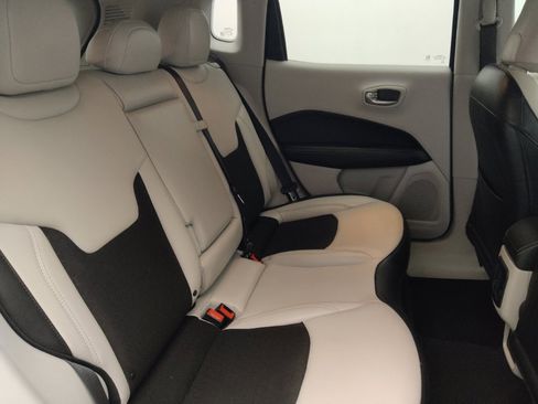 Used 2021 Jeep Compass Latitude image 19