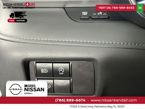 Used 2024 Toyota Highlander LE image 22