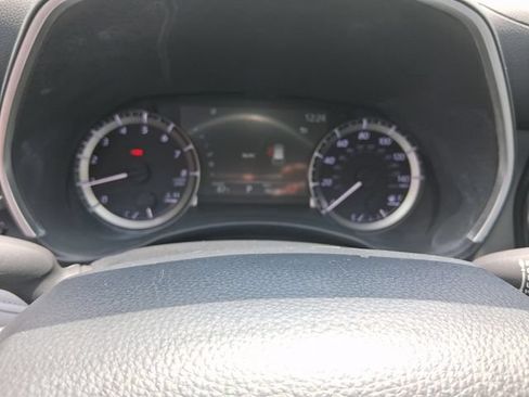 Used 2024 Toyota Highlander XLE AWD/4WD image 14