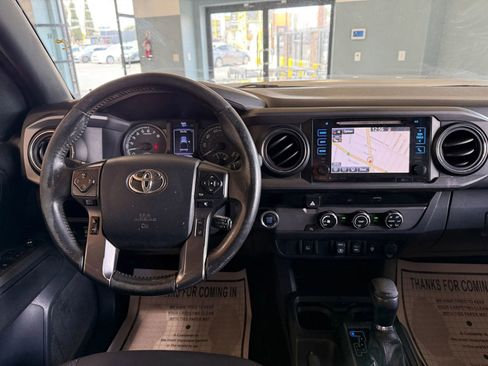 Used 2018 Toyota Tacoma TRD Off-Road RWD image 13