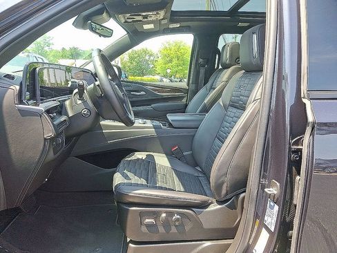 Certified 2024 Cadillac Escalade ESV Sport Platinum AWD/4WD image 15
