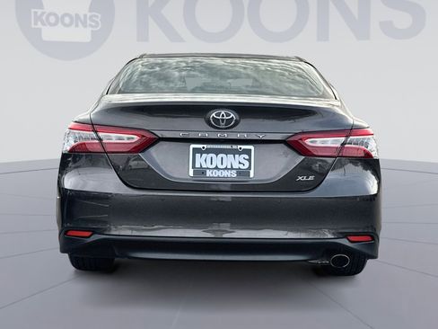 Used 2018 Toyota Camry XLE image 5