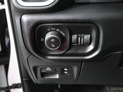 Used 2019 RAM 1500 Big Horn image 23