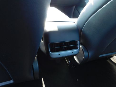Used 2023 Tesla Model 3 Standard Range RWD image 13