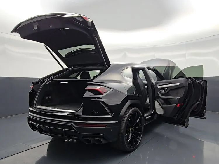 Used 2022 Lamborghini Urus AWD/4WD image 20