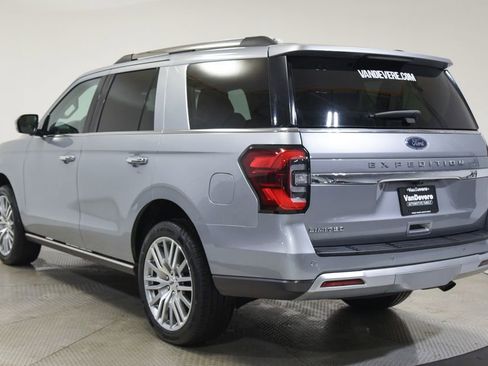 Used 2024 Ford Expedition Limited AWD/4WD image 12