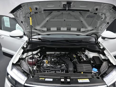 Used 2022 Volkswagen Taos SE image 34